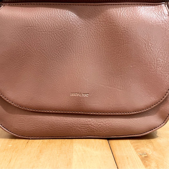 Pink Mat & Nat crossbody bag - Picture 2 of 5
